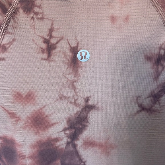 Womens Lululemon Swiftly Tech Short Sleeve 2.0 Size 6. - Picture 4 of 4